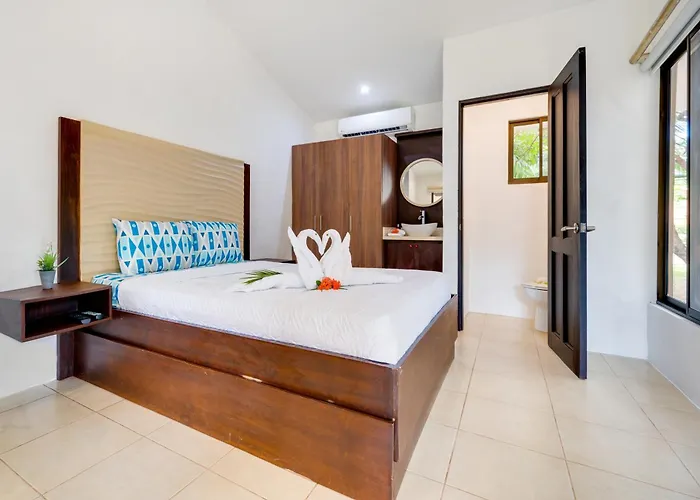 Hébergement de vacances 3-unit Bundle: Club Voca Pool Access, Near Beach! Coco