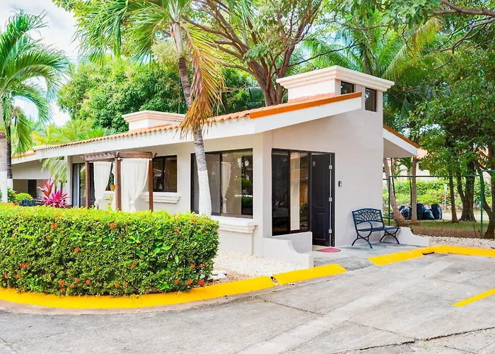 Hébergement de vacances 3-unit Bundle: Club Voca Pool Access, Near Beach! *