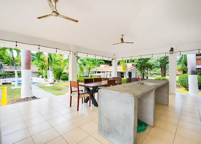 3-unit Bundle: Club Voca Pool Access, Near Beach! *
