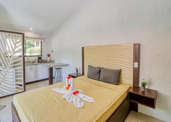 3-unit Bundle: Club Voca Pool Access, Near Beach! Hébergement de vacances