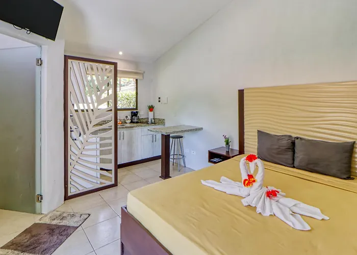 3-unit Bundle: Club Voca Pool Access, Near Beach! Hébergement de vacances Coco
