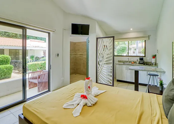 Hébergement de vacances 3-unit Bundle: Club Voca Pool Access, Near Beach!