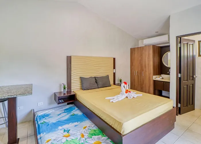 Hébergement de vacances 3-unit Bundle: Club Voca Pool Access, Near Beach! Coco