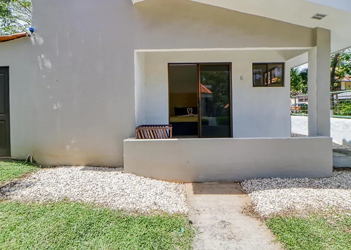Hébergement de vacances 3-unit Bundle: Club Voca Pool Access, Near Beach!