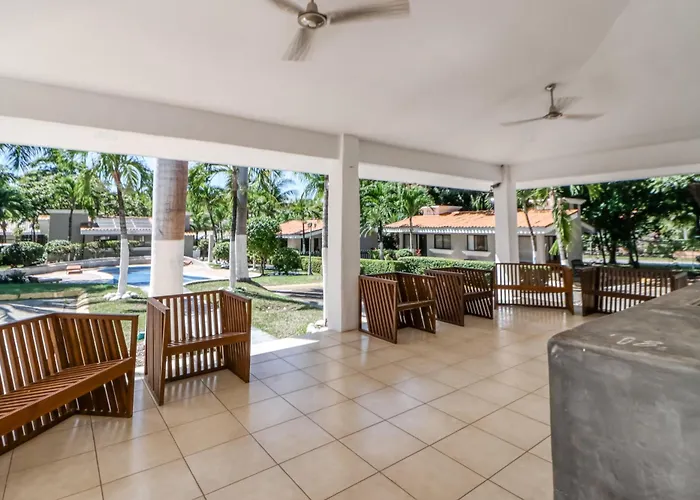 Hébergement de vacances 3-unit Bundle: Club Voca Pool Access, Near Beach! Coco