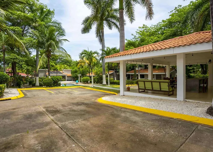 3-unit Bundle: Club Voca Pool Access, Near Beach! Hébergement de vacances *